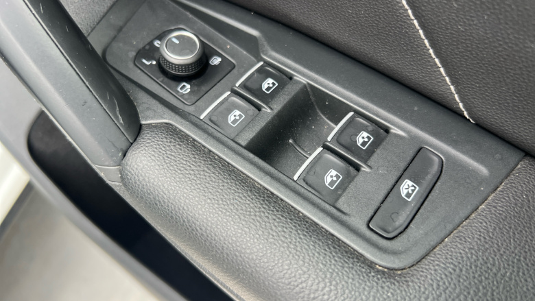 Volkswagen Tiguan 2.0 TDi 150 4Motion R-Line 5dr DSG Diesel Estate